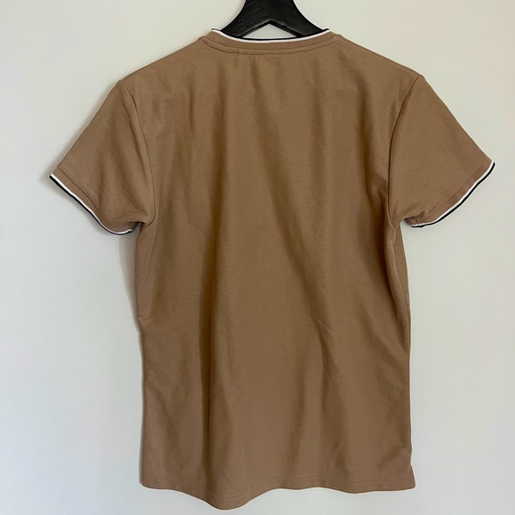 Brown Cotton-Knit Uniqlo T-Shirt in Medium- Slim Fit - Picture 2 of 3
